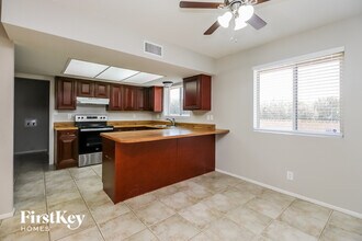 1416 N 61st St in Mesa, AZ - Foto de edificio - Building Photo