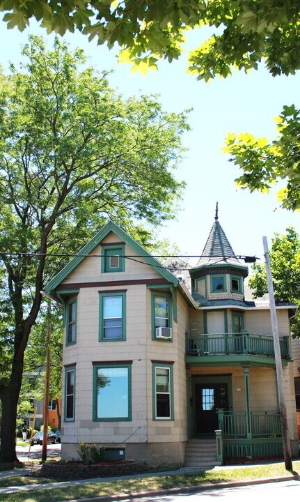 317 E Gorham St in Madison, WI - Building Photo
