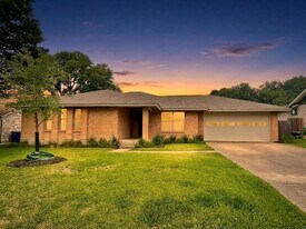 6703 Rustling Oaks Trail in Austin, TX - Building Photo