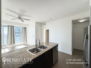 4065 Brickstone Mews in Mississauga, ON - Building Photo - Building Photo