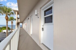 3851 N Ocean Blvd in Gulf Stream, FL - Building Photo