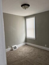 2123 N Machin Ave in Peoria, IL - Building Photo - Building Photo
