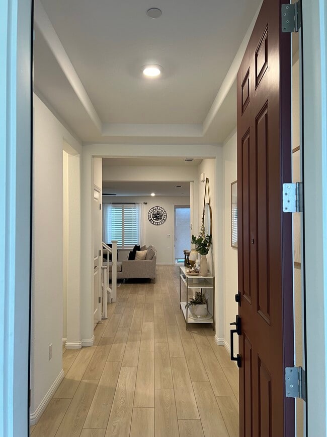 217 Brush Creek Dr in Brentwood, CA - Building Photo - Building Photo