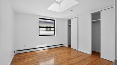 1111 Sheepshead Bay Rd, Unit 2F in Brooklyn, NY - Foto de edificio - Building Photo