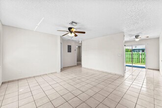 4783 Gulfstream Rd in Lake Worth Beach, FL - Building Photo - Building Photo