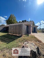 1017 Saratoga St in Ruston, LA - Building Photo