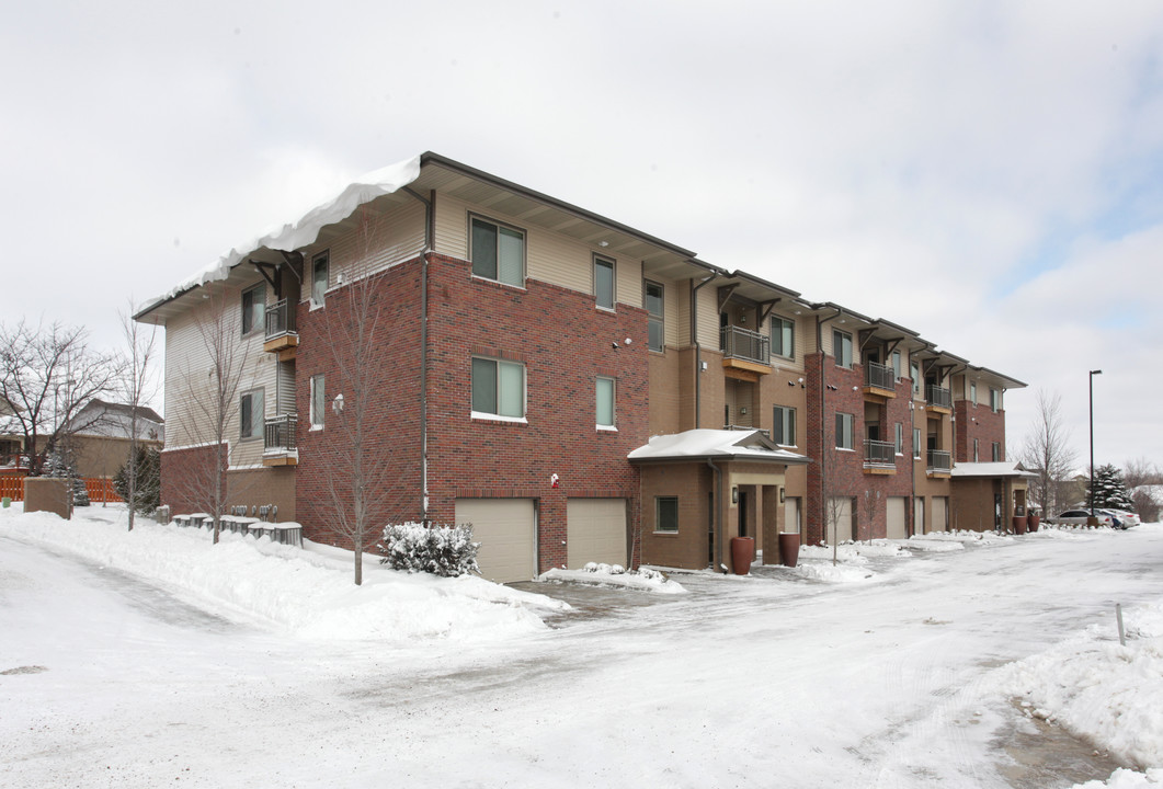 The Village at Mission Pines in Omaha, NE - Foto de edificio