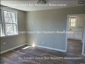 37 Maplewood Rd in Huntington Station, NY - Building Photo - Building Photo