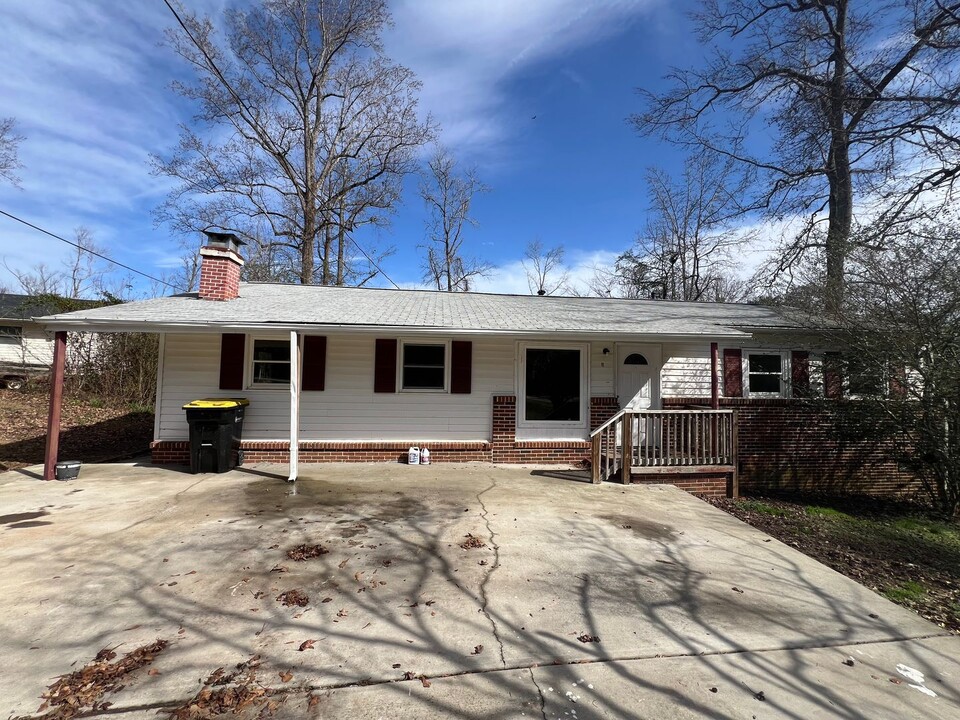 11 Bailey Dr in Newnan, GA - Foto de edificio