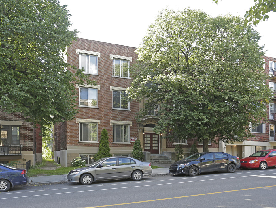 3181 Édouard-Montpetit in Montréal, QC - Building Photo
