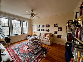 1955 W Winnemac Ave, Unit 3 in Chicago, IL - Building Photo