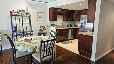 1825 S Ocean Dr, Unit 413 in Hallandale Beach, FL - Foto de edificio - Building Photo