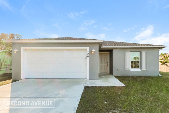 property at 1426 Paramount Ave SE