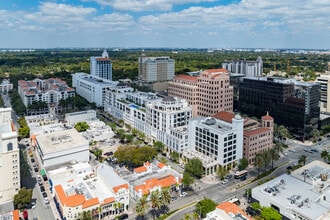Giralda Place Residences in Coral Gables, FL - Building Photo - Building Photo