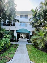 10190 Collins Ave in Bal Harbour, FL - Foto de edificio - Building Photo