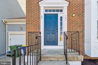 120 Douglas Dr in Stafford, VA - Building Photo - Building Photo