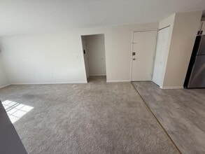 1421 Elm St in West Springfield, MA - Building Photo - Building Photo