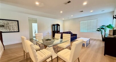 11958 Sunstone Ct in Jurupa Valley, CA - Foto de edificio - Building Photo