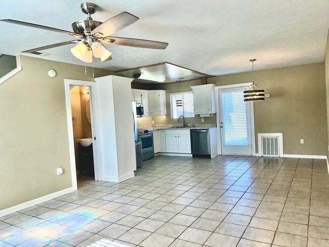 3117 Debra Blvd in Panama City, FL - Foto de edificio - Building Photo