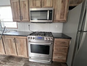 1052 Rd 5260 in Cleveland, TX - Building Photo - Building Photo