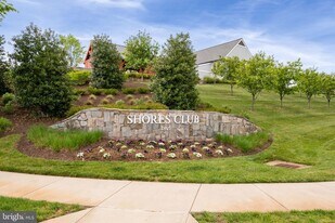 18058 Red Cedar Rd in Dumfries, VA - Building Photo