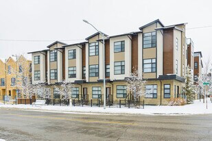 1541 33 Av SW in Calgary, AB - Building Photo