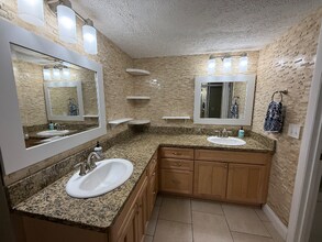 13903 A Bardmoor Pl in Tampa, FL - Foto de edificio - Building Photo