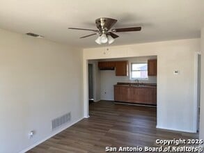 8816 Oakbrook St in San Antonio, TX - Building Photo - Building Photo