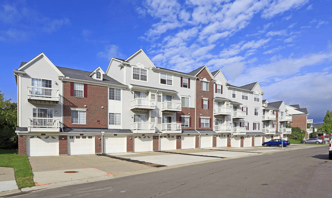 Brownstones in Novi, MI - Foto de edificio - Building Photo