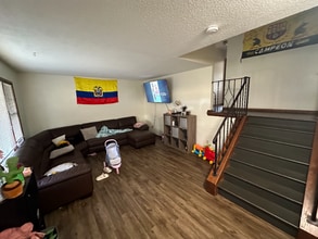 1253 Circle Terrace Blvd NE in Minneapolis, MN - Building Photo - Building Photo