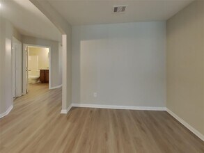 531 Douro in Crosby, TX - Building Photo - Building Photo