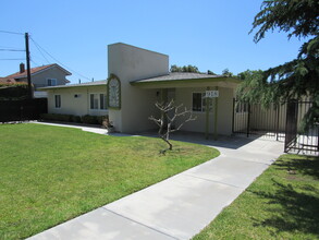 918 N Bewley St in Santa Ana, CA - Building Photo - Building Photo