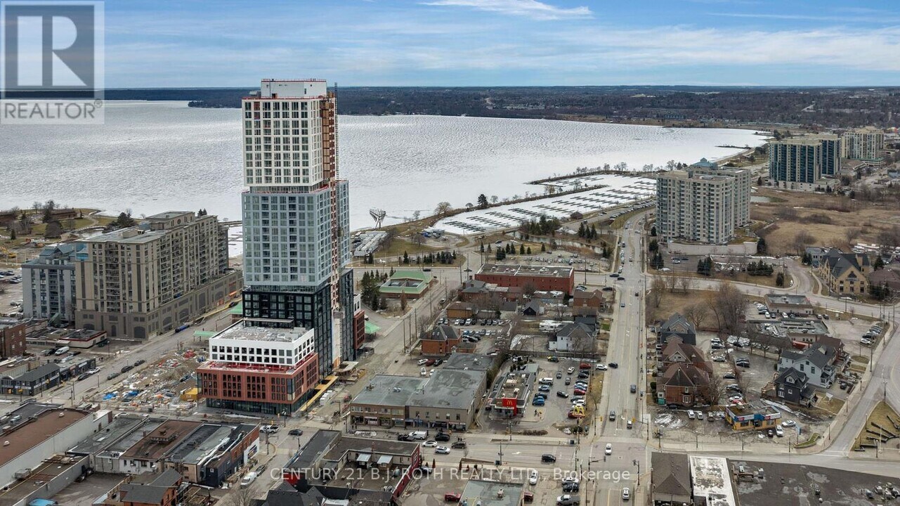 39 Mary St in Barrie, ON - Building Photo