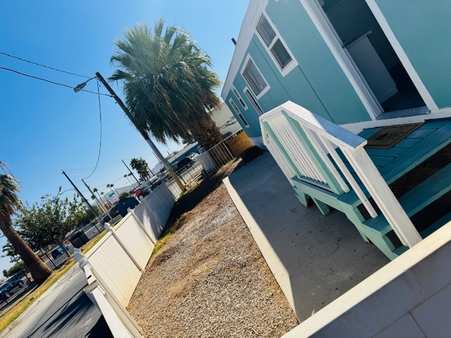 3795 E Lake Mead Blvd in Las Vegas, NV - Building Photo - Building Photo