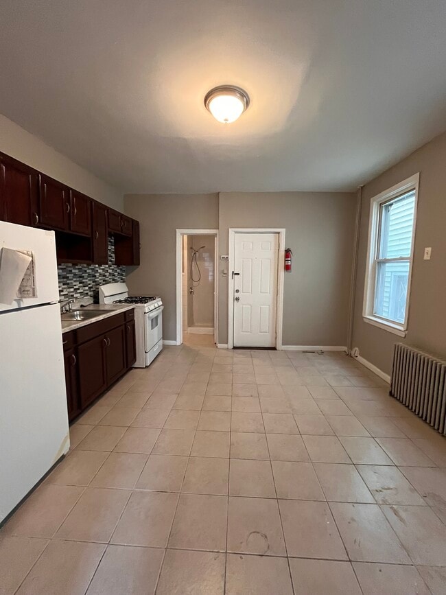 41 W 54th St, Unit 1B