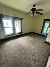 608 W Columbia Ave in Champaign, IL - Building Photo - Building Photo