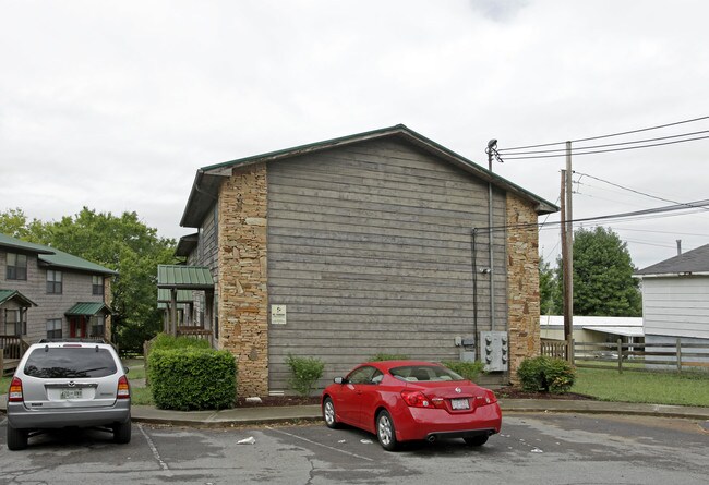 725 Ridge Rd in Sevierville, TN - Foto de edificio - Building Photo