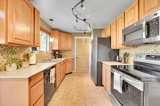 10883 Fairfax Way in Thornton, CO - Building Photo - Building Photo