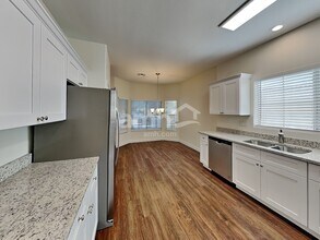 6311 W Hilton Ave in Phoenix, AZ - Building Photo - Building Photo