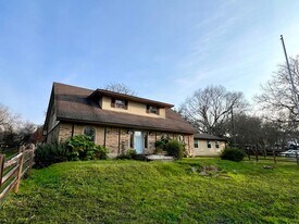 289 Deer Slayer Dr in Seguin, TX - Building Photo