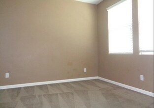 1731 W Van Gogh in Hanford, CA - Building Photo - Building Photo
