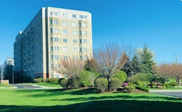 property at 1 Cityview Ln