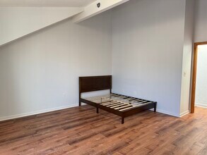 166 Quincy Shore Dr, Unit 107 in Quincy, MA - Building Photo - Building Photo