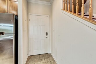 9000 Lorton Station Blvd, Unit 205 in Lorton, VA - Building Photo - Building Photo