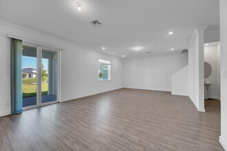 3492 Cedar Grv Dr in Fort Pierce, FL - Building Photo - Building Photo