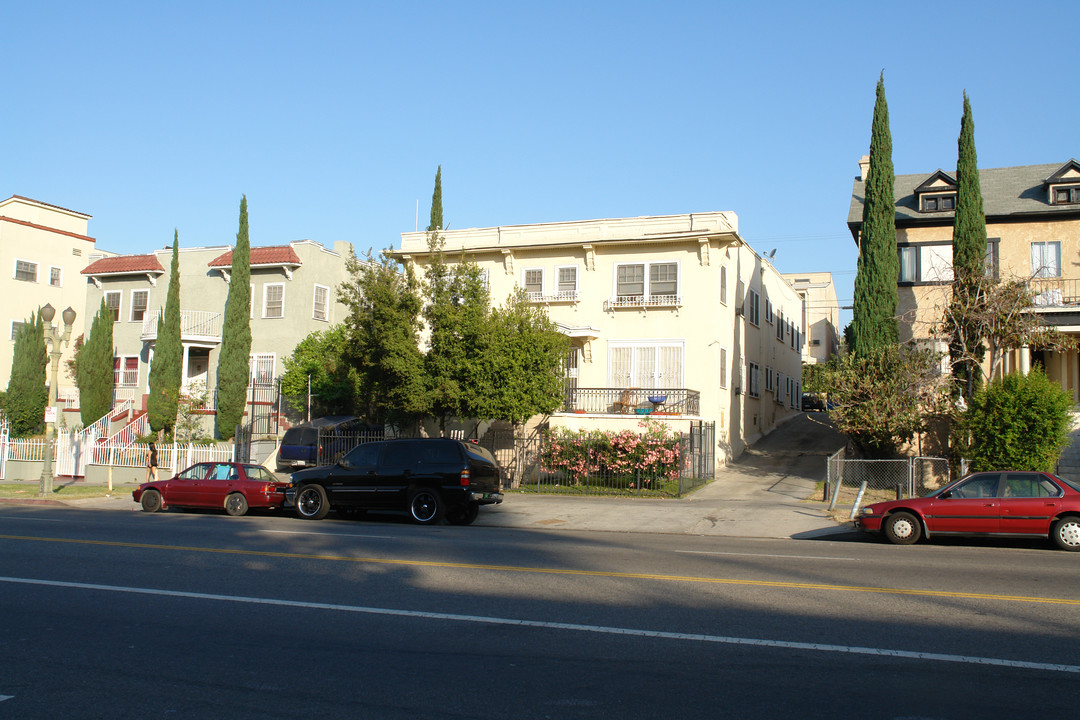 329 S Rampart Blvd in Los Angeles, CA - Foto de edificio