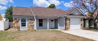 9010 Dacena Villa Pl in Tampa, FL - Building Photo