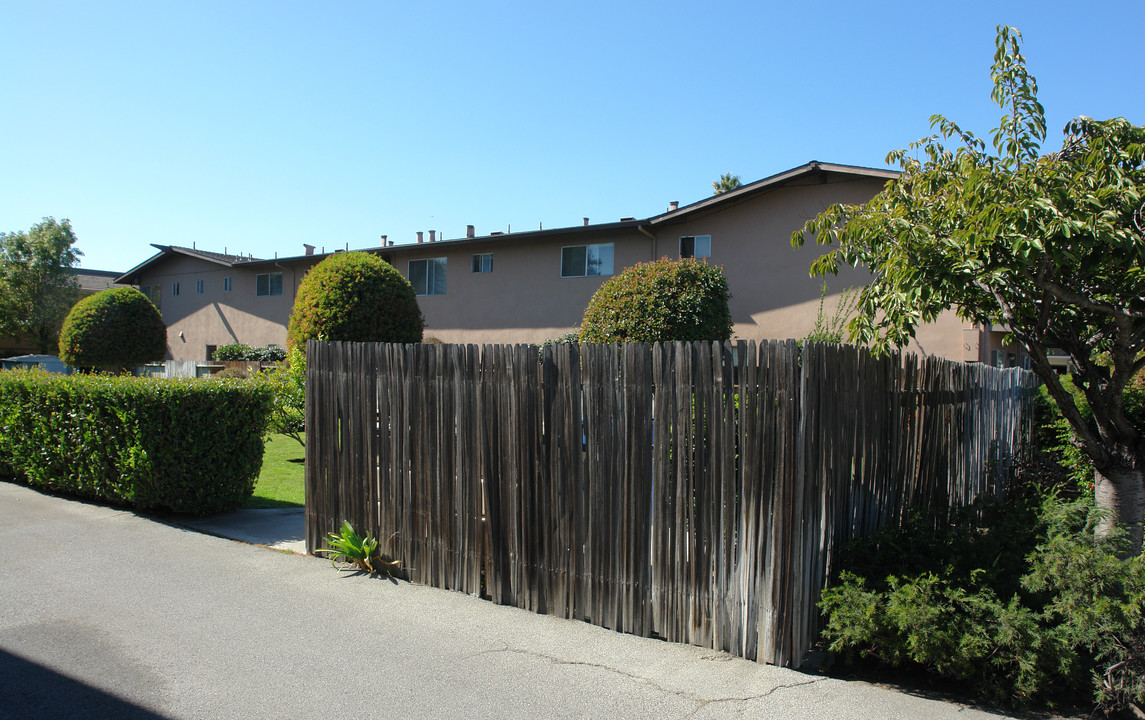 151 Brennan St in Watsonville, CA - Foto de edificio