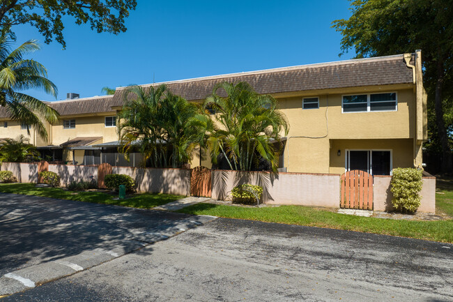 Arista Park Townhomes in Davie, FL - Foto de edificio - Building Photo