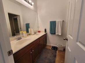 8338 Crystal Walk Cir in Elk Grove, CA - Building Photo - Building Photo